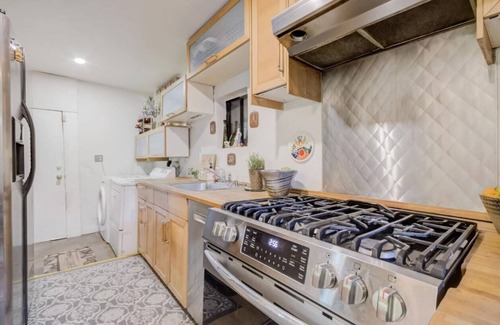 Oakland House | Relax in an unique artistic house and with nature