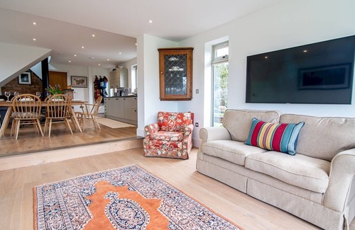 Birlingham Cottage | Relax in cosy converted pigsty with stunning views