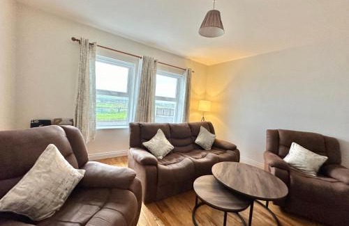 Malin House | Relax in Spacious Style with Stunning Views- Drim Cottage