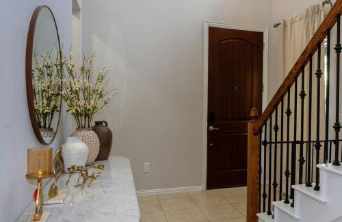 Manchaca House | Relax in Style - 3 King Beds - Near San Marcos Outlets