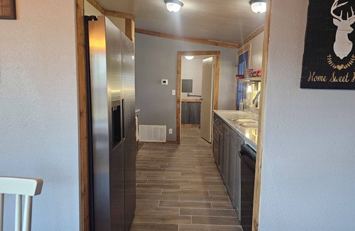 Bowie House | Relax in the wilderness at Bowie Acres