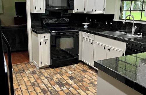 Ruston House | Relax in this spacious home, nestled in a quiet neighborhood, close to I-20.
