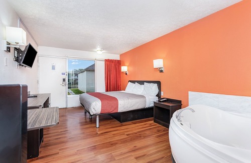 Summit Station Hotel | Relax Inn by OYO Columbus OH I 70