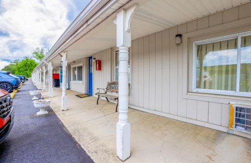 Natural Bridge Hotel | Relax Inn By OYO Natural Bridge I-81