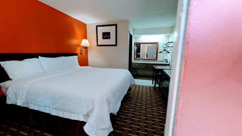 Henryetta Hotel | Relax Inn Henryetta