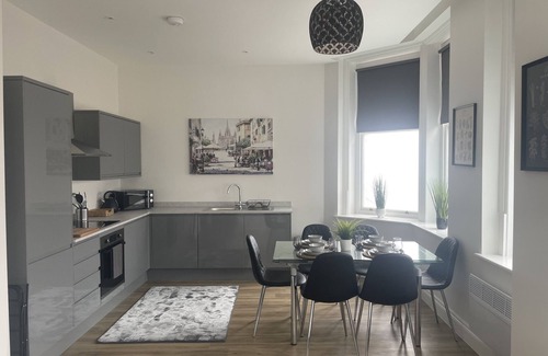 Bournemouth Apartment | Relax Inn - luxury 2 beds, free parking, wifi