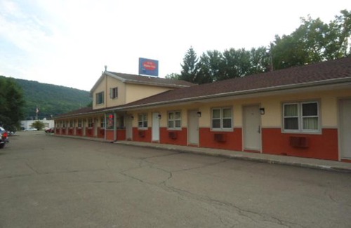 Big Flats Airport Hotel | Relax Inn