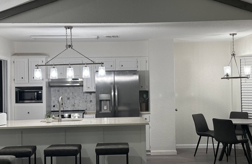 Leon Valley House | Relax….Lots of space place!n Close to La Cantera-Six flags-Sea World