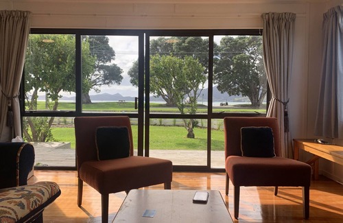 One Tree Point House | Relax Swim Boat Fish Explore at our classic family friendly kiwi beach bach