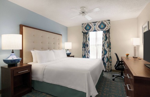 Villas Hotel | Relax & Unwind! 2 Spacious Units, FREE Parking, Minutes to Lakes Regional Park!