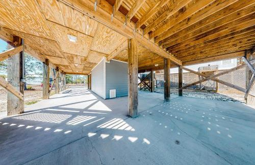 Dauphin Island House | Relax & Wave