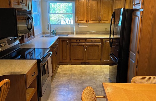Huron-Kinloss Cottage | Relax with the whole family at this peaceful cottage in Point Clark, Ontario.