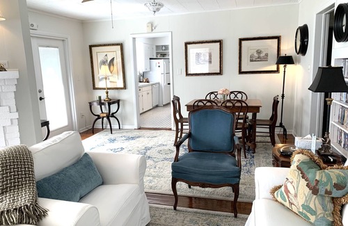 St. Augustine House | Relaxed Elegance at Casa de Flora II in historic St Augustine, Florida 🚭