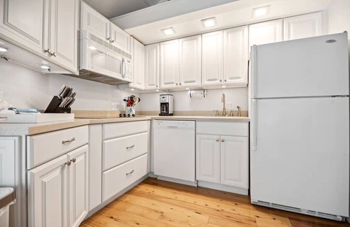 Sea Pines Cottage | Relaxing 2 BR cottage, walking distance to beach