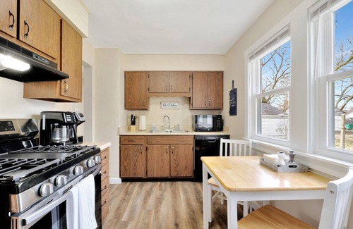 Decatur House | Relaxing - 2 Bdrm - Dog Friendly Home!