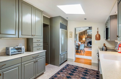 Aldie House | Relaxing Aldie Retreat, with Fireplaces and Pool