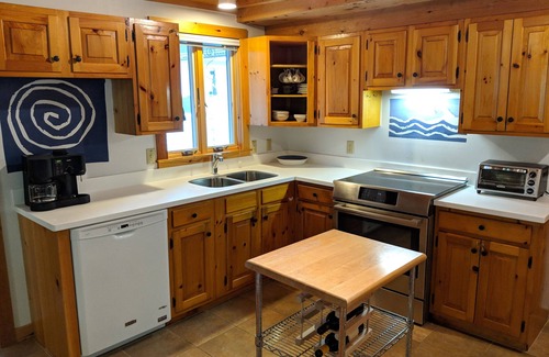 Kennebunkport House | Relaxing and Private, Steps to White Sand Goose Rocks Beach