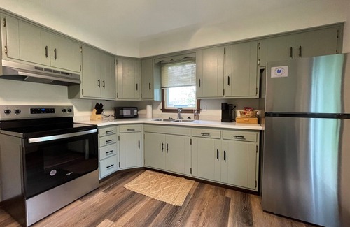 Archbold House | Relaxing Apartment - Near Parks & Downtown Life