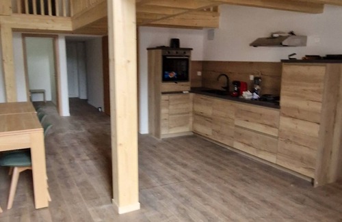 Montlebon Apartment | Relaxing apartment, sauna, jacuzzi combining wood and stone charm