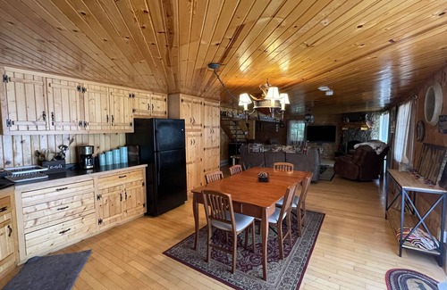 Harpers Ferry Cabin | Relaxing at Moose Lodge Cabin