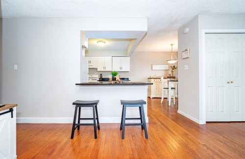 Southend House | Relaxing Beach House Close to CoveBeach. Pet Friendly. Looking for Winter Tenant