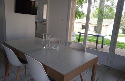 Prailles RV Rental | Relaxing Country Estate: Tennis, Pool, and Nature. Near Marais Poitevin