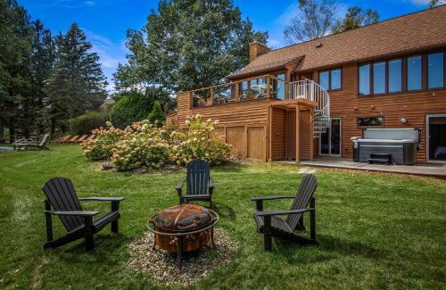 Hollowville House | Relaxing Catskill Escape- Mountain Views - Hot Tub - Fire Pit - Heated Pool
