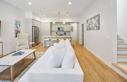 Pass Christian House | Relaxing Coastal Escape – Steps to Beach & Harbor, POOL, Sleeps 6