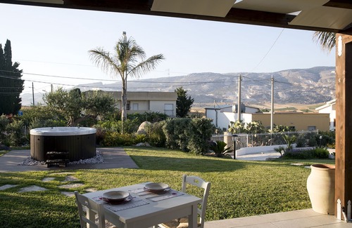 Buseto Palizzolo House | Relaxing cottage with Jacuzzi - Sicily country life