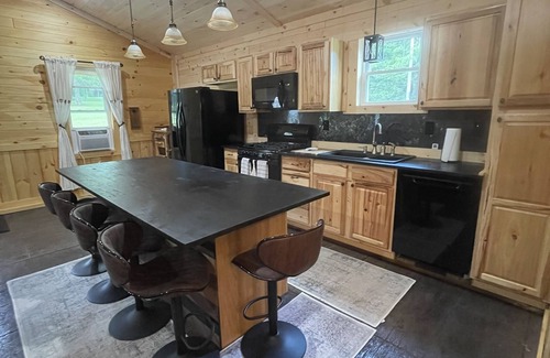 Munson Cottage | Relaxing Cottage near Black Moshannon and Penn State