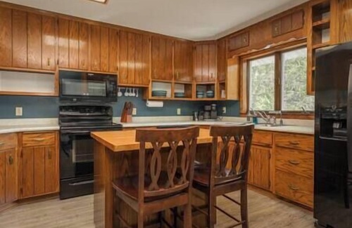 Alexandria House | Relaxing, family friendly 4 bedroom lake home