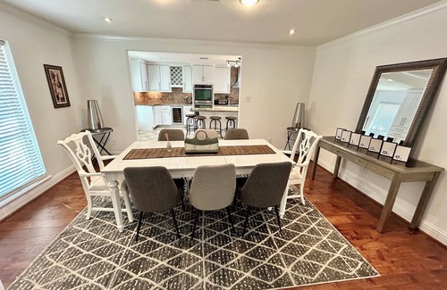 Houston House | Relaxing Furnished Private Home 3 bedroom, 2 baths