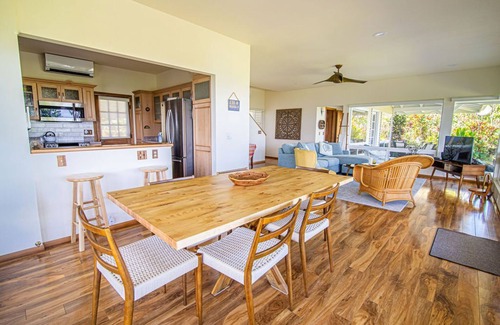 Laupahoehoe House | Relaxing Gardens - Peaceful Retreat w/Panoramic Ocean Views