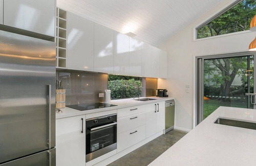 Pretty Beach Central Coast House | 'Relaxing Getaway' by Accom Holidays
