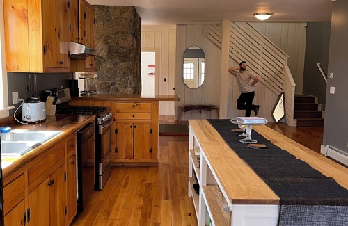 New Preston House | Relaxing Getaway by Lake Waramaug