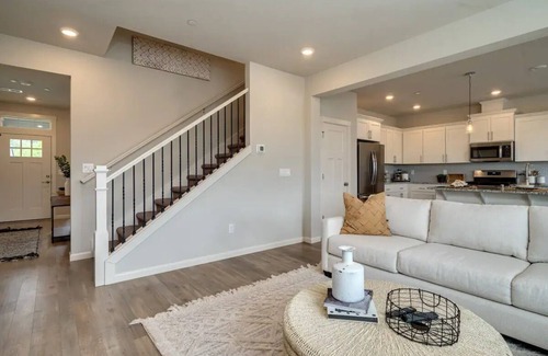 Carver House | Relaxing Getaway w/Pool Access!nn