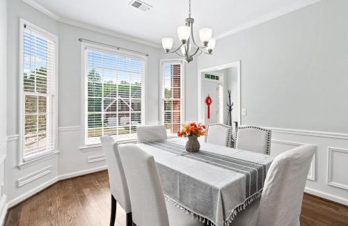 Mableton Villa | Relaxing home close Six Flag 21 miles to airport