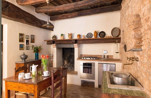Poreta House | Relaxing Italian Home with Pool