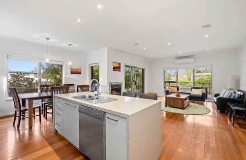 Jan Juc House | Relaxing Jan Juc Beach Getaway