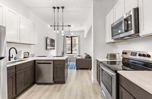 Elizabeth Hotel | Relaxing King Studio | 15 Min EWR | Free Parking !