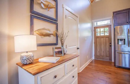 Newell Cottage | Relaxing Lake Cottage with easy water access!
