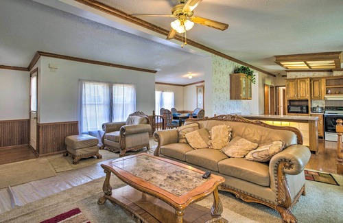 McCondy House | Relaxing Prairie Home, 29 Mi to Starkville!