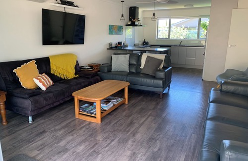 Alexandra House | Relaxing private semi-rural holiday home