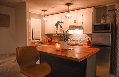 Weston Cottage | Relaxing Studio in beautiful nature- Private Bathroom & Kitchen.