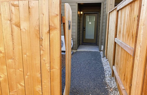 Troutdale House | Relaxing unit w/kitchenette - Walking distance to Edgefield Concerts