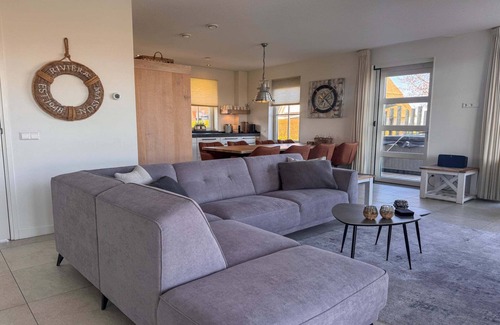 Echtenerbrug Villa | Relaxing Villa with Fireplace