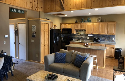 Waterford House | Relaxing Waterfront Home on Elm Island Great Fishing on Lake Tichigan/Fox River