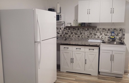 West Little Havana Cottage | Reliable Heart In Miami's Heart 3 minutes from Miami International Airport