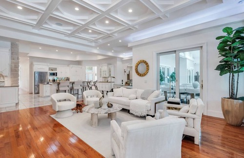 North Sea House | Remarkable Southampton Estate with Resort Amenities, Perfect for Families.