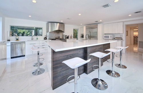 Seven Isles Villa | Remarkable Tropical Glass House in Prestigious Las Olas Isles-Featured in Movies